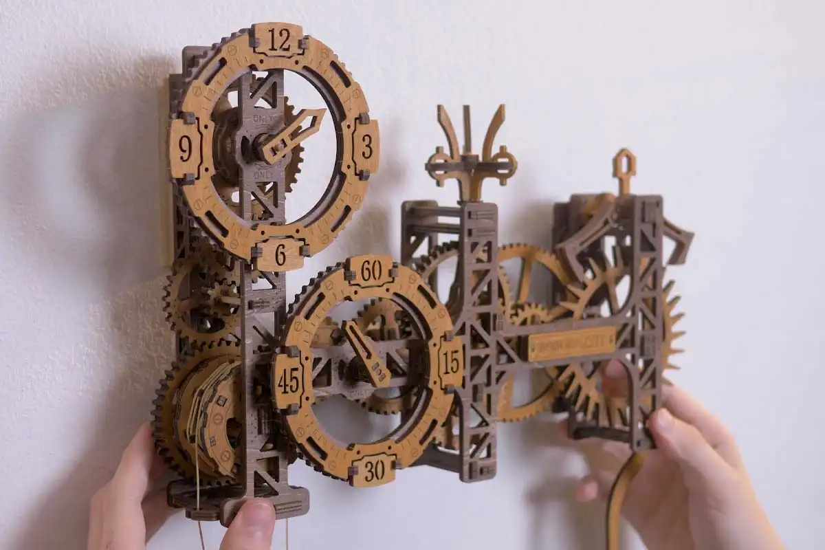 3D Wooden Clock Puzzle - Steampunk Gearworks Wall Clock opis